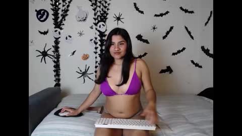 25melin online show from October 23, 2025, 11:09 am