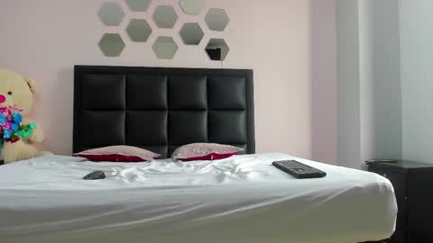 2_fire online show from December 20, 2025, 7:32 pm