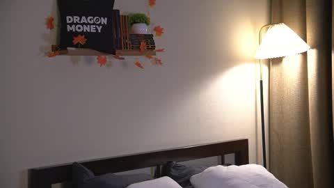 Snapshot of 2girls_1dream chatting on December 2, 2025, 2:45 pm Elley online show from December 2, 2025, 2:45 pm