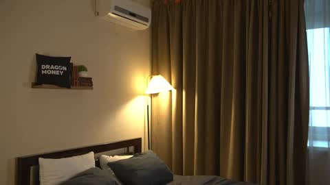 Elley  online show from February 17, 2026, 6:32 am