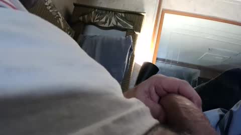 2hard2handle14 online show from December 18, 2024, 7:26 am