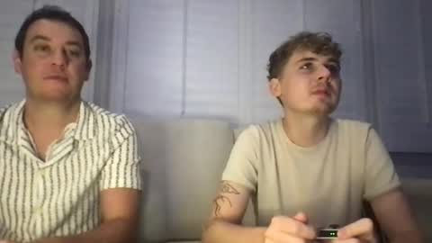 Snapshot of 2hungboys chatting on July 12, 2026, 6:37 am Roommates online show from July 12, 2026, 6:37 am