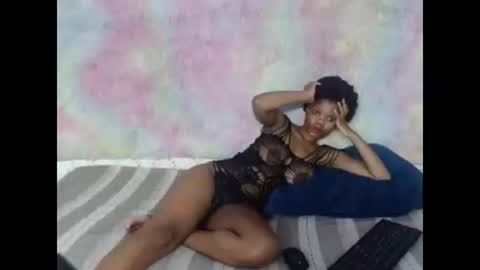 2prettycute online show from January 28, 2025, 3:25 am