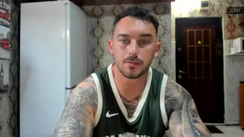 2sexymuscles online show from June 13, 2026, 7:56 pm