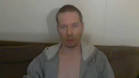 2small4you83 online show from February 12, 2026, 11:22 pm