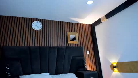 3X NAXAA online show from October 26, 2025, 12:44 pm