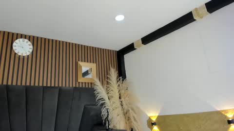 3X NAXAA online show from December 18, 2025, 12:44 pm