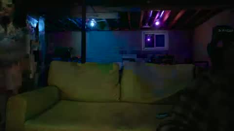 420bunnie online show from February 6, 2025, 4:10 am