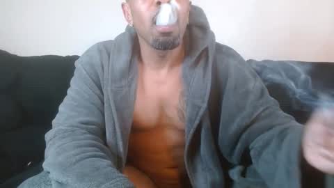 Snapshot of 420flyguy chatting on December 12, 2024, 7:48 pm 420flyguy online show from December 12, 2024, 7:48 pm