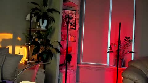 Snapshot of 5_in_one chatting on December 5, 2024, 7:49 am Sunshine online show from December 5, 2024, 7:49 am