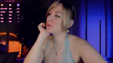 Snapshot of 5_in_one chatting on October 24, 2025, 4:20 am Sunshine online show from October 24, 2025, 4:20 am