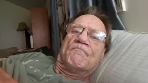 Snapshot of 60zeus60 chatting on December 8, 2024, 1:46 am Zeus online show from December 8, 2024, 1:46 am