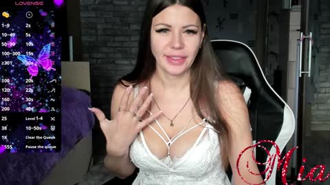 Mia my pvt is open and lovense is active online show from January 28, 2025, 4:50 am