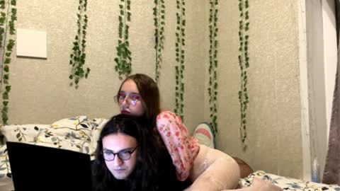 6hei6not online show from December 3, 2025, 3:32 pm