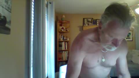 Snapshot of 7loong6thik chatting on October 8, 2025, 2:58 pm 7loong6thik online show from October 8, 2025, 2:58 pm