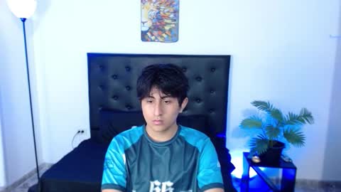 zyan online show from December 2, 2025, 1:39 pm