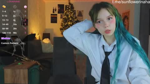 Snapshot of 819sunflowerinahat2016 chatting on December 10, 2024, 6:01 am Cornelia and Dante online show from December 10, 2024, 6:01 am