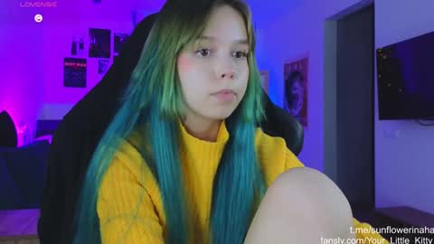 Snapshot of 819sunflowerinahat2016 chatting on December 20, 2024, 2:16 pm Cornelia and Dante online show from December 20, 2024, 2:16 pm