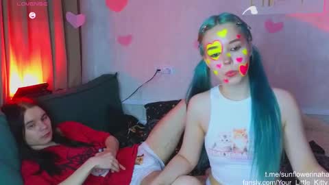 Snapshot of 819sunflowerinahat2016 chatting on February 8, 2025, 1:44 pm Cornelia and Dante online show from February 8, 2025, 1:44 pm