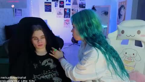 Snapshot of 819sunflowerinahat2016 chatting on March 7, 2025, 2:45 pm Cornelia and Dante online show from March 7, 2025, 2:45 pm