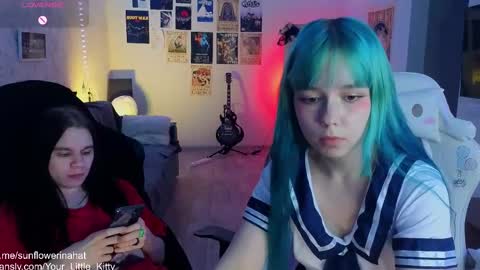 Snapshot of 819sunflowerinahat2016 chatting on March 9, 2025, 7:48 pm Cornelia and Dante online show from March 9, 2025, 7:48 pm