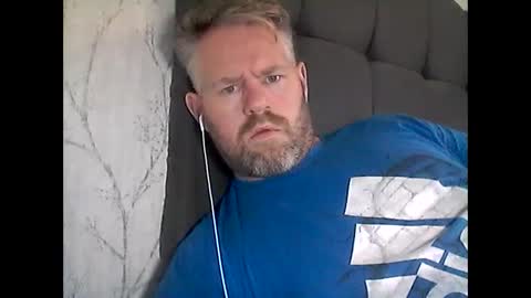 Snapshot of 81jonnyx chatting on December 21, 2024, 11:33 am 81jonnyx online show from December 21, 2024, 11:33 am