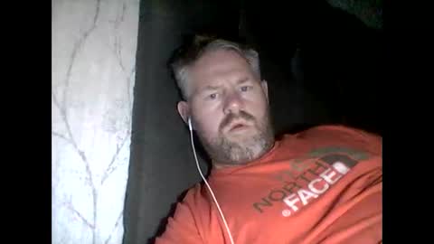 Snapshot of 81jonnyx chatting on December 23, 2024, 10:33 pm 81jonnyx online show from December 23, 2024, 10:33 pm