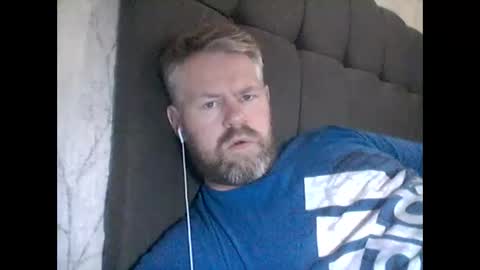 Snapshot of 81jonnyx chatting on February 20, 2025, 10:16 am 81jonnyx online show from February 20, 2025, 10:16 am