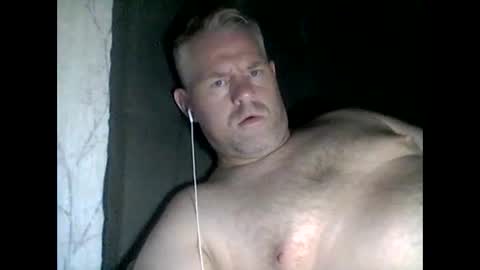Snapshot of 81jonnyx chatting on October 3, 2025, 9:34 pm 81jonnyx online show from October 3, 2025, 9:34 pm