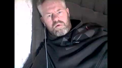 81jonnyx online show from December 3, 2025, 11:52 am