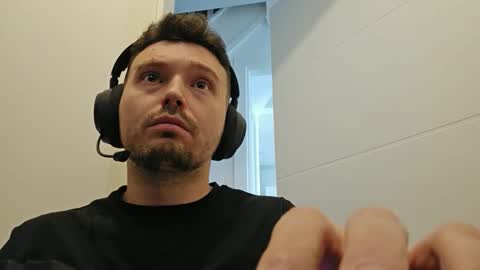 8inchdude93 online show from September 10, 2025, 10:37 am