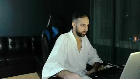 Snapshot of 8james5 chatting on December 18, 2024, 2:42 am 8james5 online show from December 18, 2024, 2:42 am