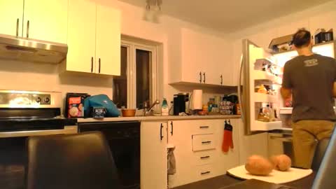 Snapshot of 8james5 chatting on November 12, 2025, 11:47 pm 8james5 online show from November 12, 2025, 11:47 pm