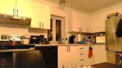 Snapshot of 8james5 chatting on November 14, 2025, 1:37 am 8james5 online show from November 14, 2025, 1:37 am