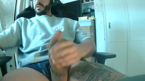 Arturo online show from January 11, 2026, 3:39 pm