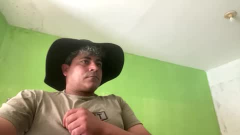 9vinhocamshow online show from October 9, 2025, 11:08 am