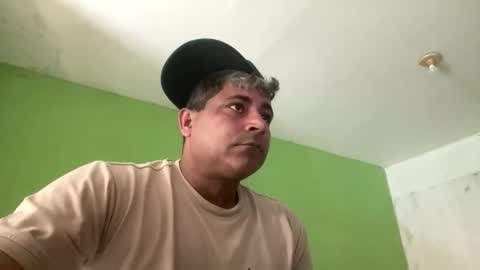 9vinhocamshow online show from May 5, 2026, 11:18 am