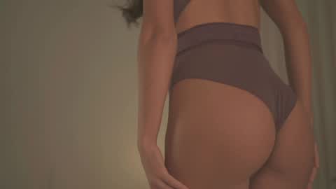 Olivia dark hair  Zoe light hair online show from October 14, 2025, 3:40 am