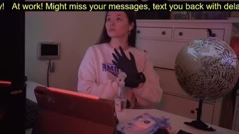 _3x7_ online show from September 13, 2025, 2:17 pm