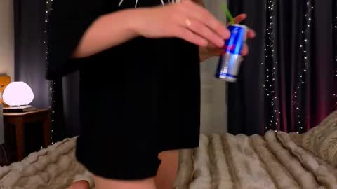 Willow online show from February 4, 2026, 10:15 pm