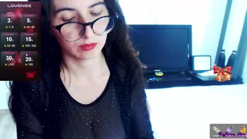 Snapshot of _a_r_y_ chatting on December 10, 2024, 7:54 pm ARY online show from December 10, 2024, 7:54 pm