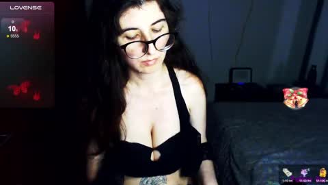 Snapshot of _a_r_y_ chatting on December 15, 2024, 8:04 pm ARY online show from December 15, 2024, 8:04 pm