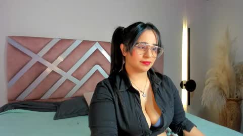 Snapshot of _adahara_queen_ chatting on October 29, 2025, 4:48 am Adahara online show from October 29, 2025, 4:48 am