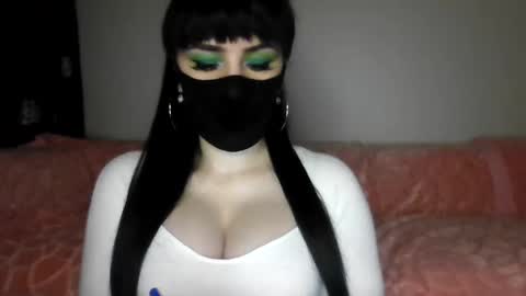 Adela online show from December 27, 2024, 5:37 pm