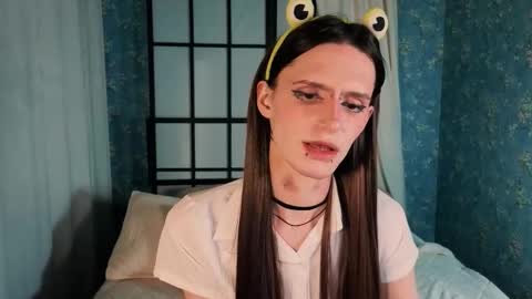 Snapshot of _adrian_the_one chatting on February 8, 2026, 5:49 pm adrian online show from February 8, 2026, 5:49 pm