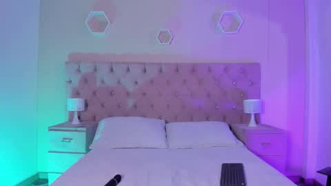 Agatha online show from September 25, 2025, 5:33 am