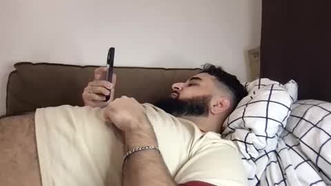 Snapshot of _alan_bear_ chatting on December 3, 2025, 5:55 pm Alan online show from December 3, 2025, 5:55 pm