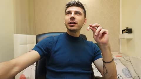 Snapshot of _alex_star chatting on November 4, 2025, 1:05 am Alex online show from November 4, 2025, 1:05 am