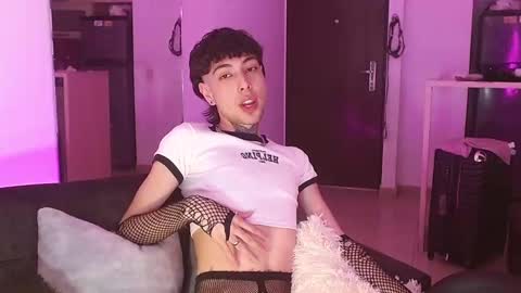 _alexblunt_ online show from December 12, 2024, 6:14 am