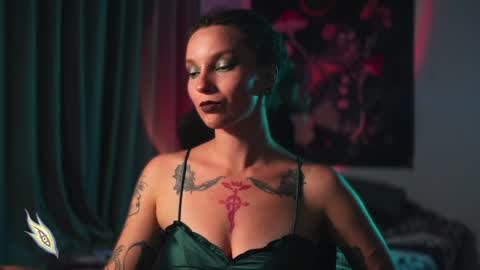 Snapshot of _alicemorrison_ chatting on December 21, 2024, 4:46 pm Alice Morrison Mistress Datura online show from December 21, 2024, 4:46 pm